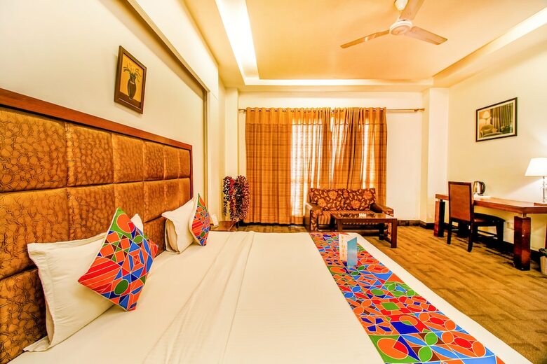 Fabhotel Haris Court