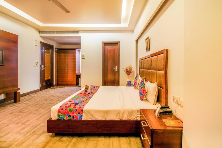 Fabhotel Haris Court