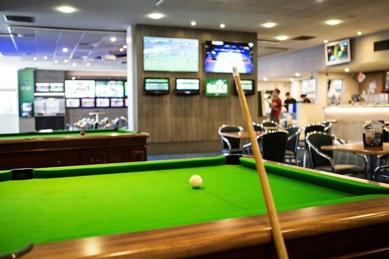 Nightcap At St Albans Hotel