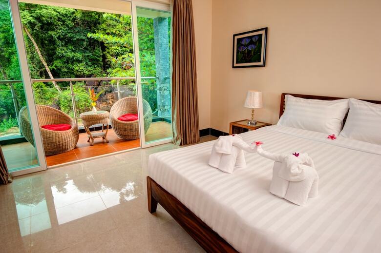Hotel Tatai Resort & Marina