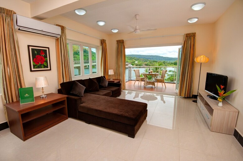 Hotel Tatai Resort & Marina