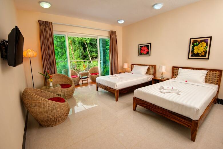 Hotel Tatai Resort & Marina