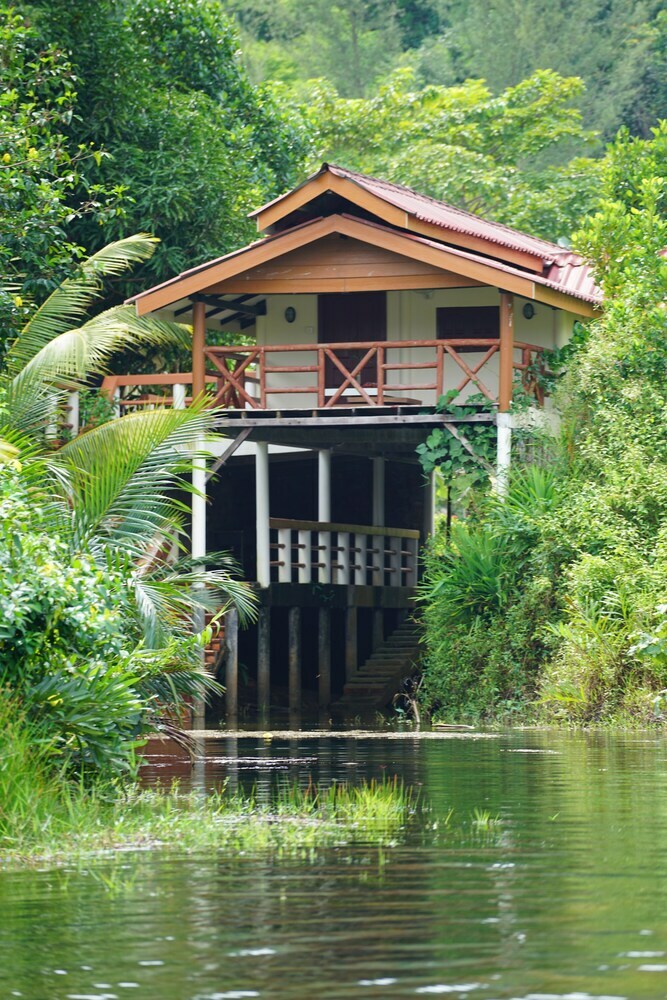 Hotel Tatai Resort & Marina