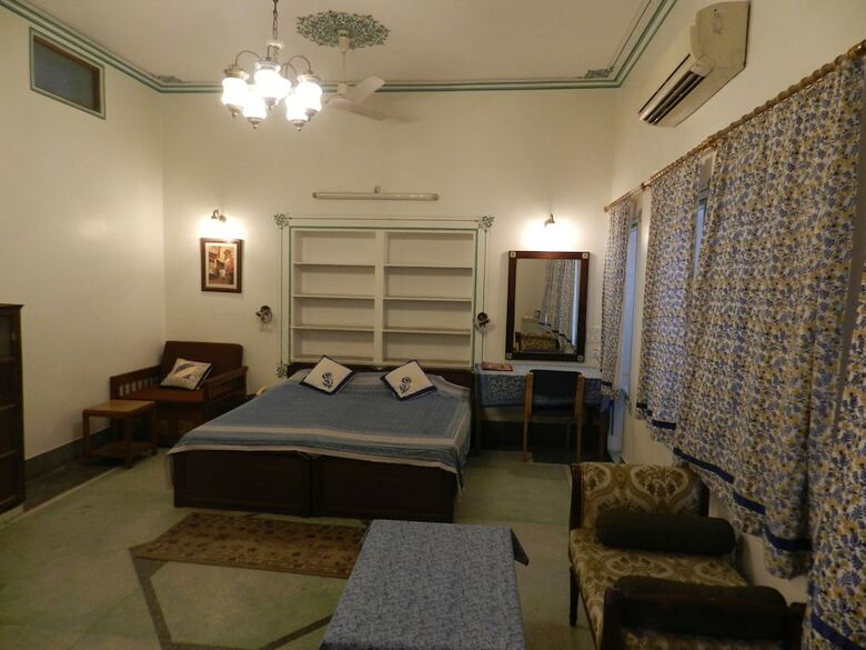 Hotel Tara Niwas