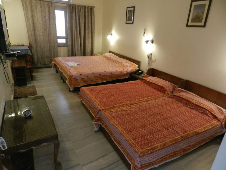 Hotel Tara Niwas