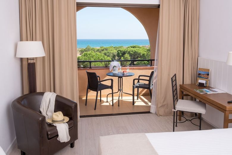 Hotel La Costa Golf & Beach Resort