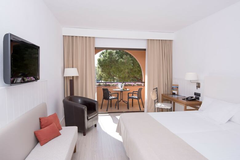 Hotel La Costa Golf & Beach Resort
