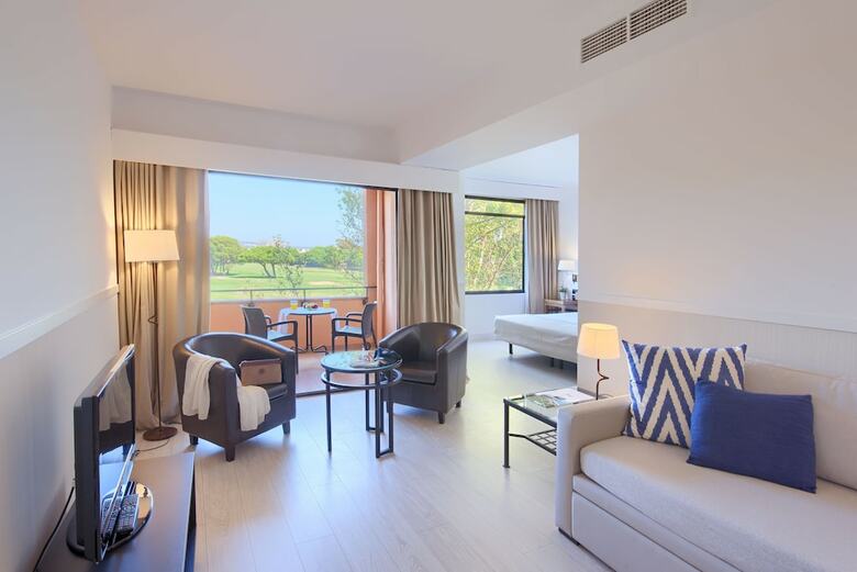 Hotel La Costa Golf & Beach Resort