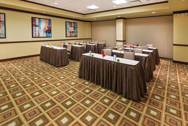 Holiday Inn Express Hotel & Suites Fort Worth Downtown