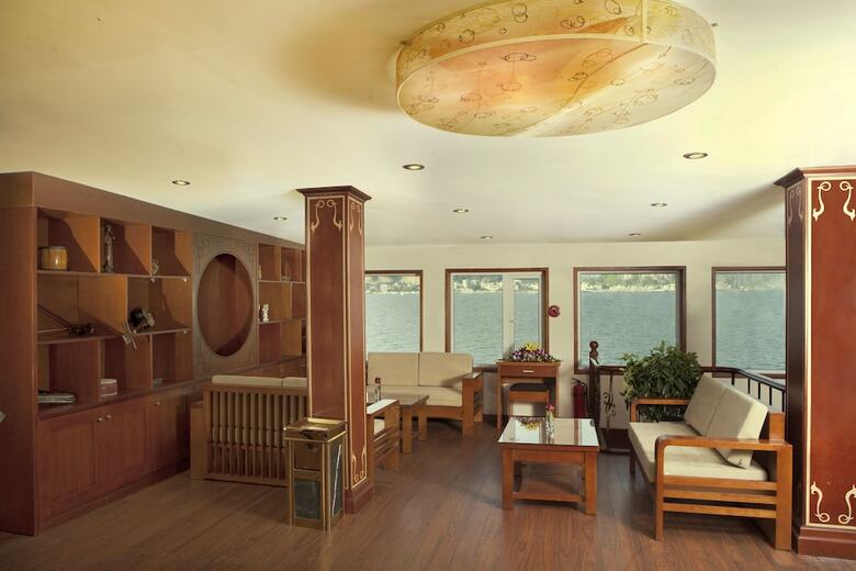 Huong Hai Sealife Cruise