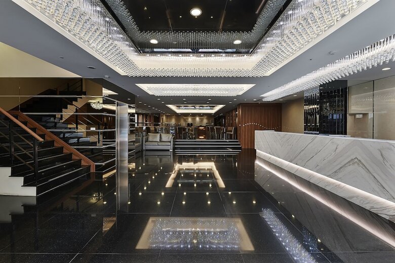 Delton Hotel Love River