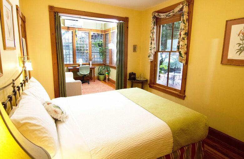 Bed & Breakfast Sweetwater Branch Inn