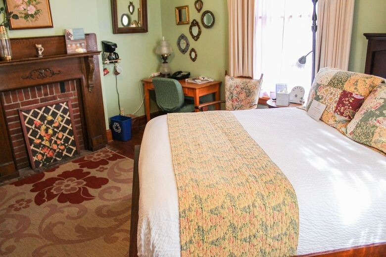 Bed & Breakfast Sweetwater Branch Inn