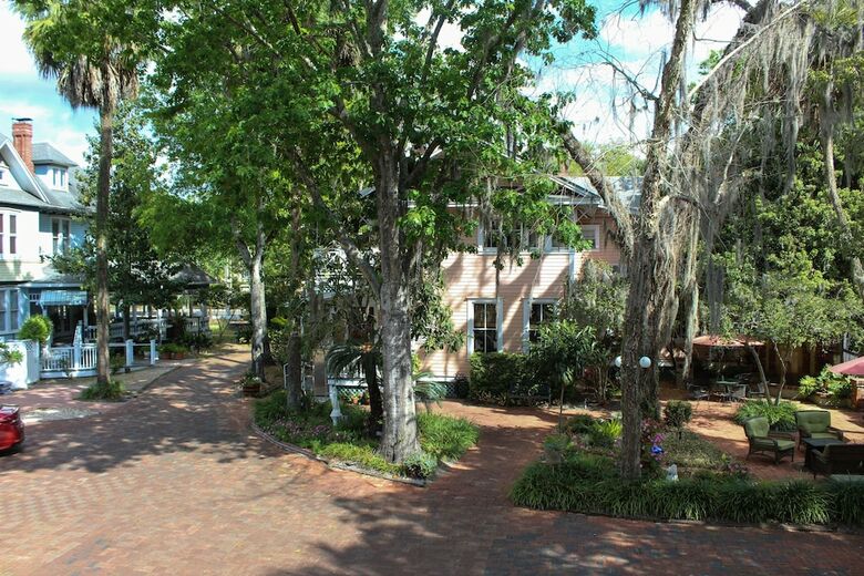 Bed & Breakfast Sweetwater Branch Inn