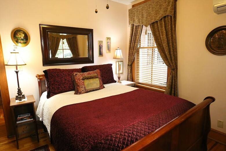 Bed & Breakfast Sweetwater Branch Inn