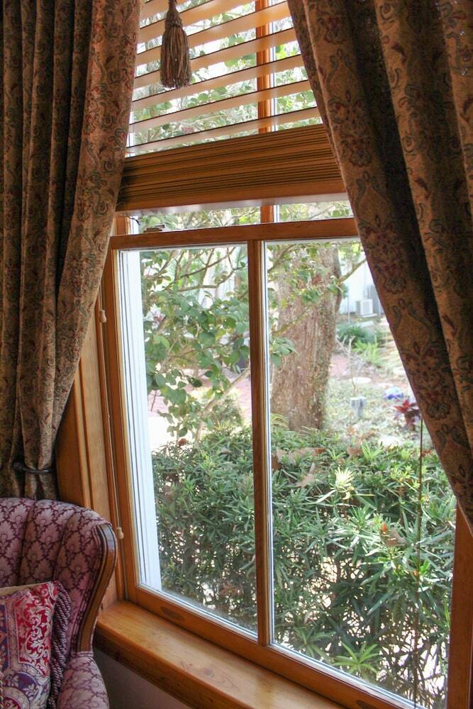 Bed & Breakfast Sweetwater Branch Inn