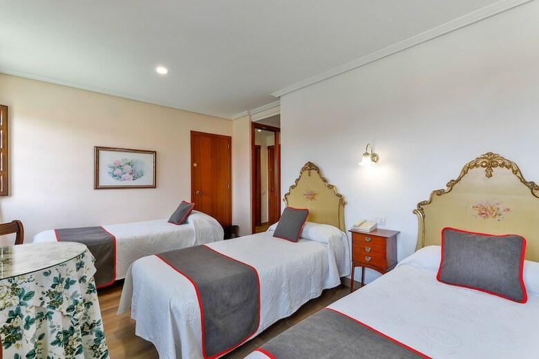 Hotel Santillana