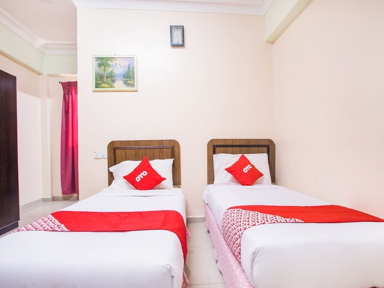 Oyo 89363 Casavilla Hotel