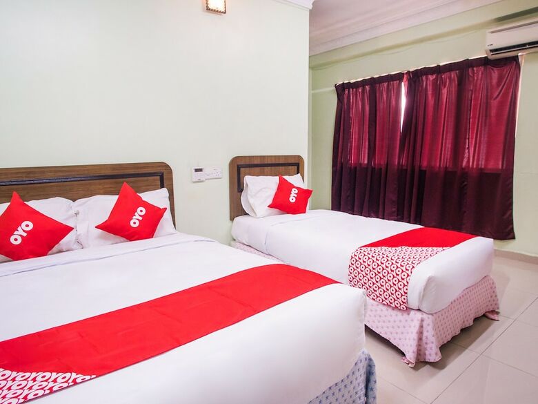 Oyo 89363 Casavilla Hotel
