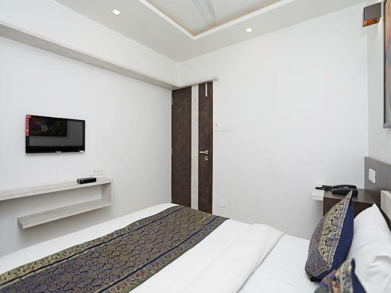 Hotel Oyo 946 Royce Studio Apartments