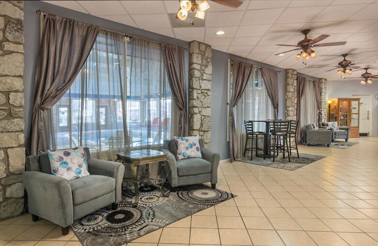 Hotel Club Wyndham Branson At The Meadows