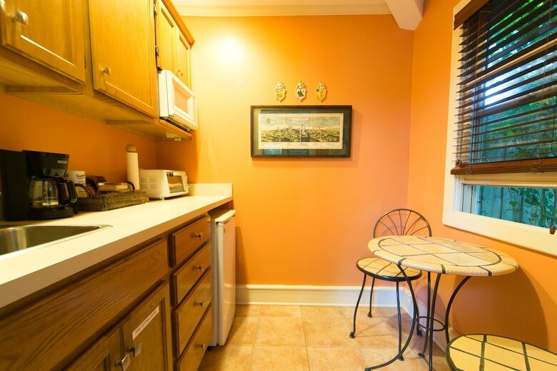 Bed & Breakfast Hidden Garden Cottages & Suites