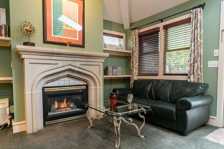 Bed & Breakfast Hidden Garden Cottages & Suites