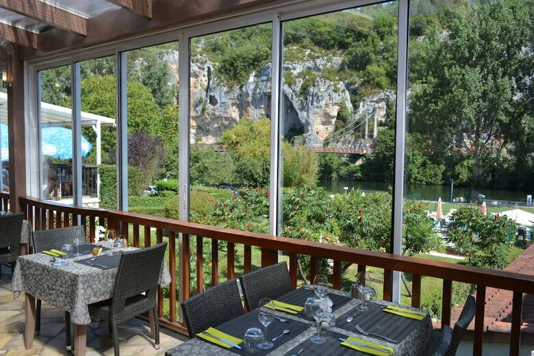 Hotel H�tel Les Falaises