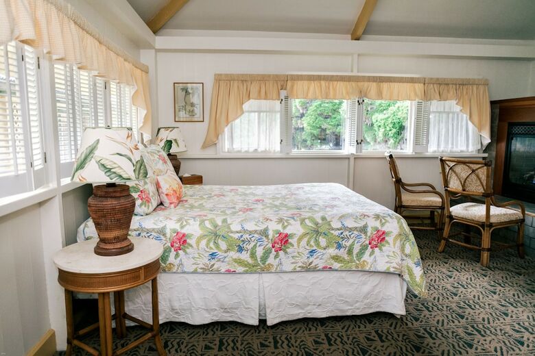 Bed & Breakfast Kilauea Lodge And Restaurant