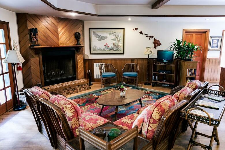 Bed & Breakfast Kilauea Lodge And Restaurant