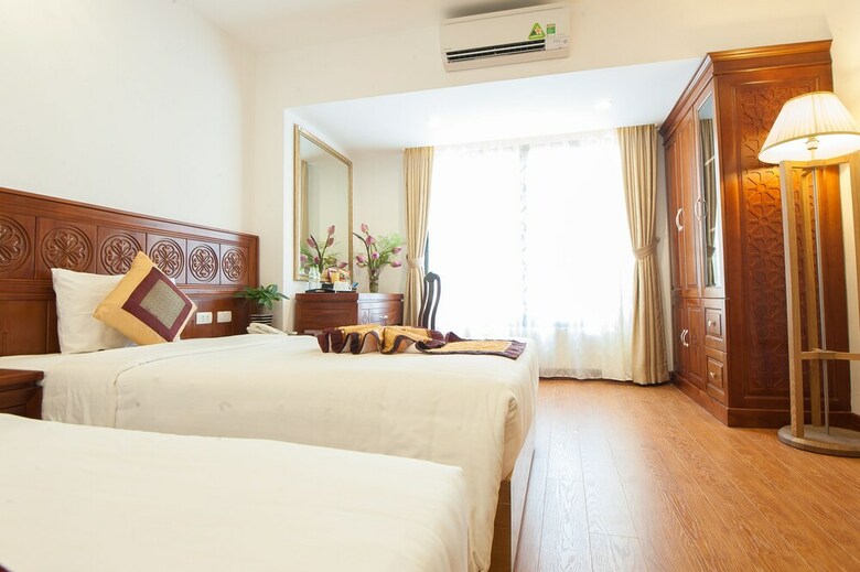 Le Foyer Hotel