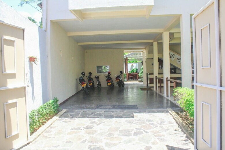 Hotel Blue Eyes Inn