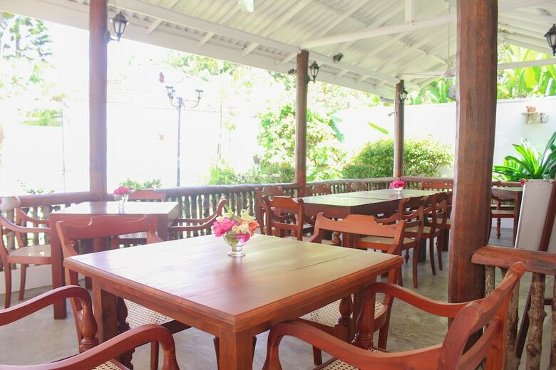 Hotel Blue Eyes Inn