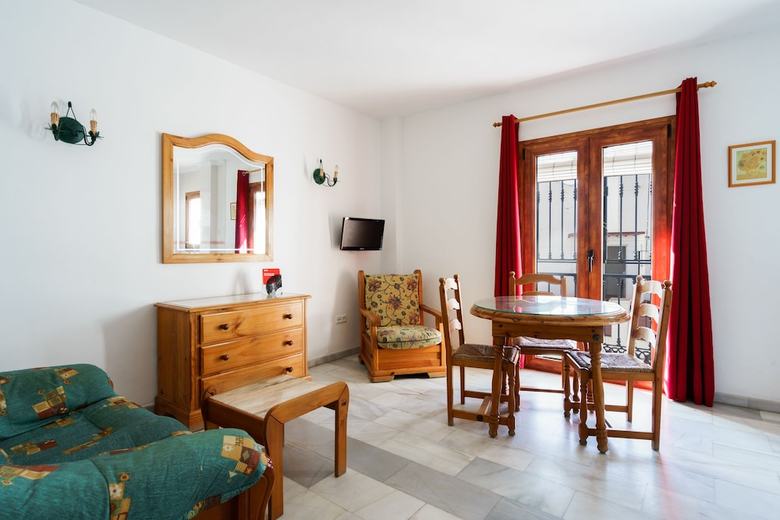 Oyo Apartamentos Pepe Mesa