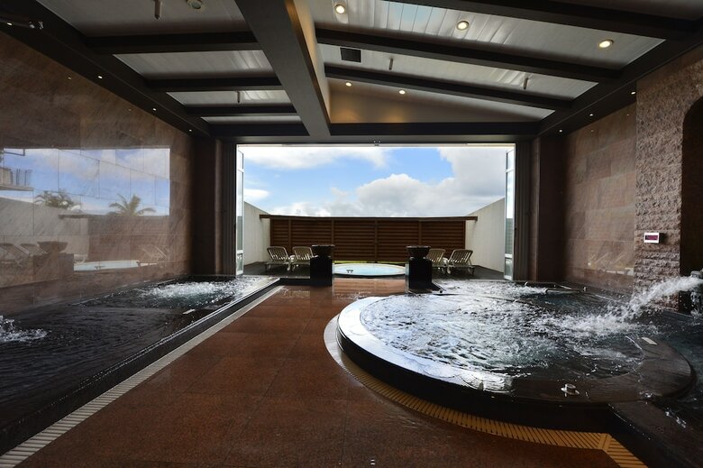Hotel Okinawa Marriott Resort & Spa