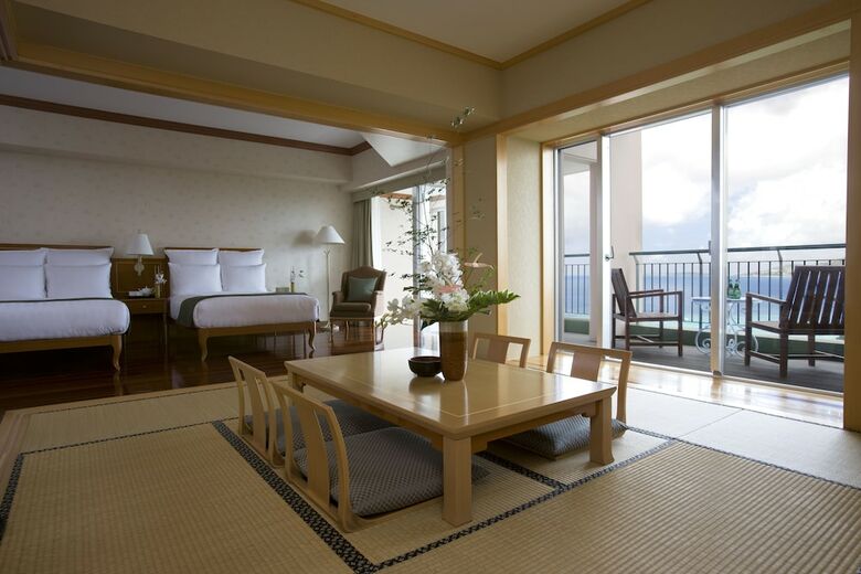 Hotel Okinawa Marriott Resort & Spa