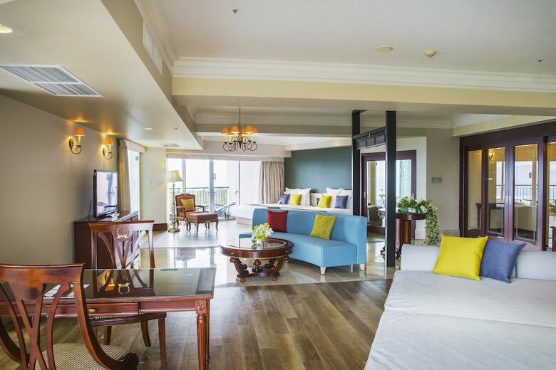 Hotel Okinawa Marriott Resort & Spa