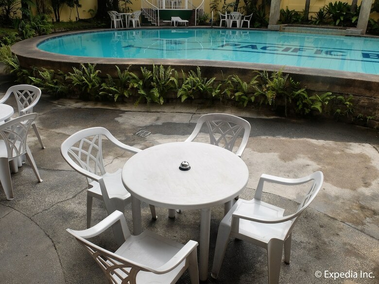 Pacific Breeze Hotel And Resort