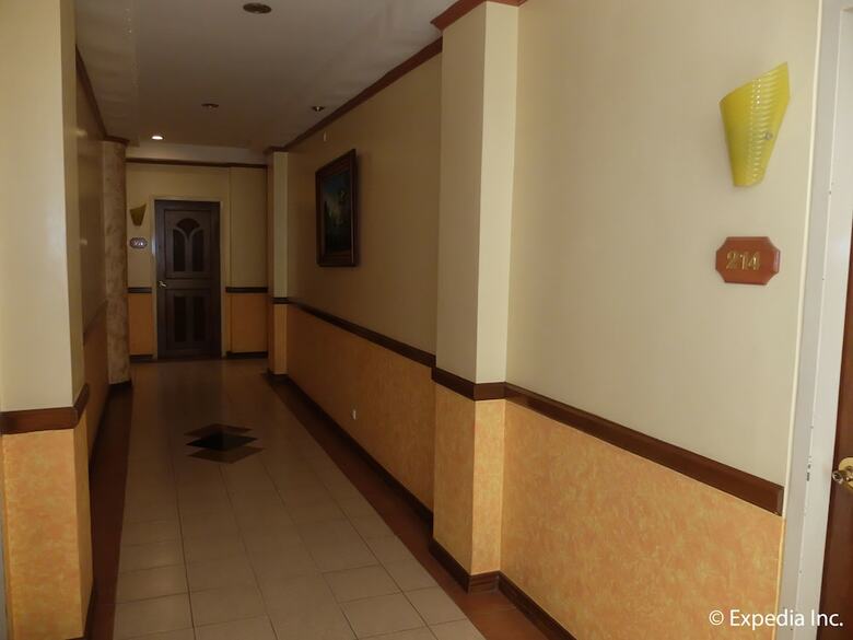 Pacific Breeze Hotel And Resort
