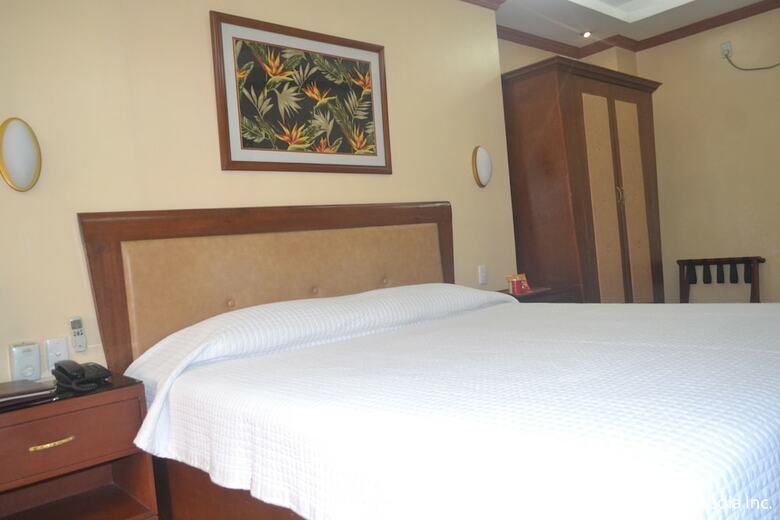 Pacific Breeze Hotel And Resort