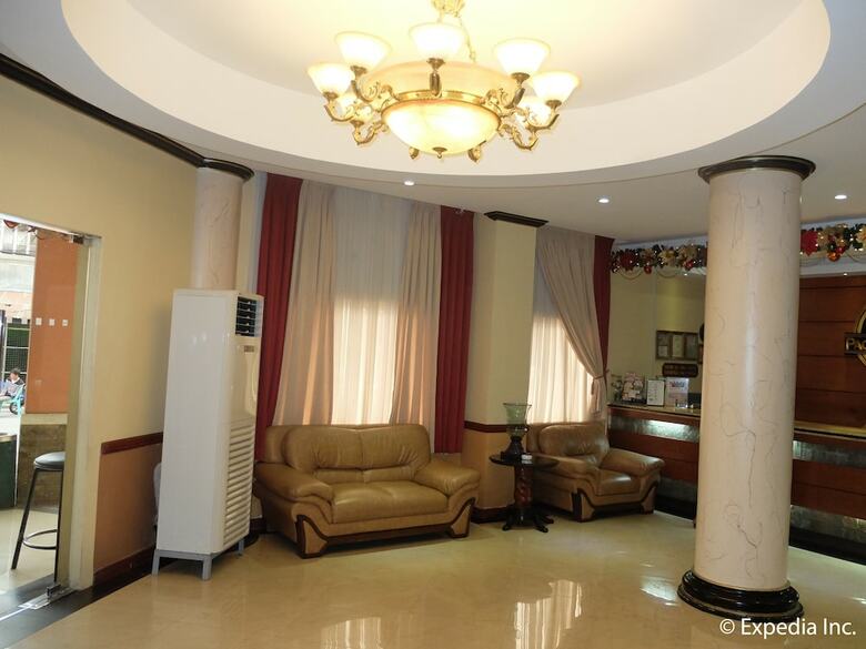 Pacific Breeze Hotel And Resort