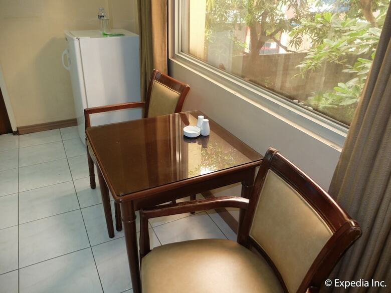 Pacific Breeze Hotel And Resort