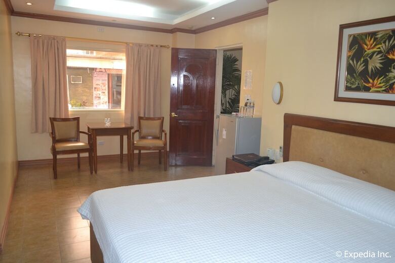 Pacific Breeze Hotel And Resort