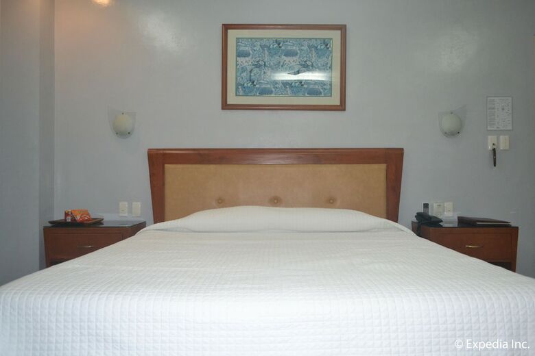 Pacific Breeze Hotel And Resort