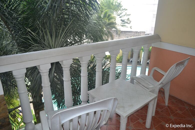 Pacific Breeze Hotel And Resort