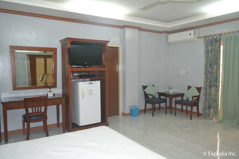 Pacific Breeze Hotel And Resort