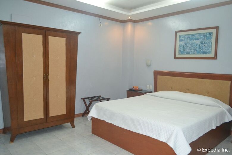 Pacific Breeze Hotel And Resort