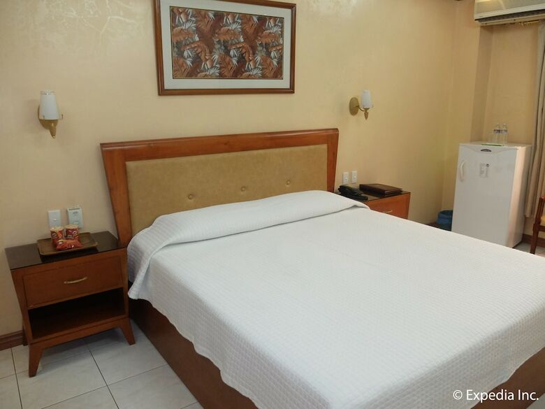 Pacific Breeze Hotel And Resort