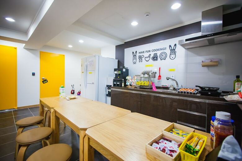 Hotel 24 Guesthouse Haeundae Premier