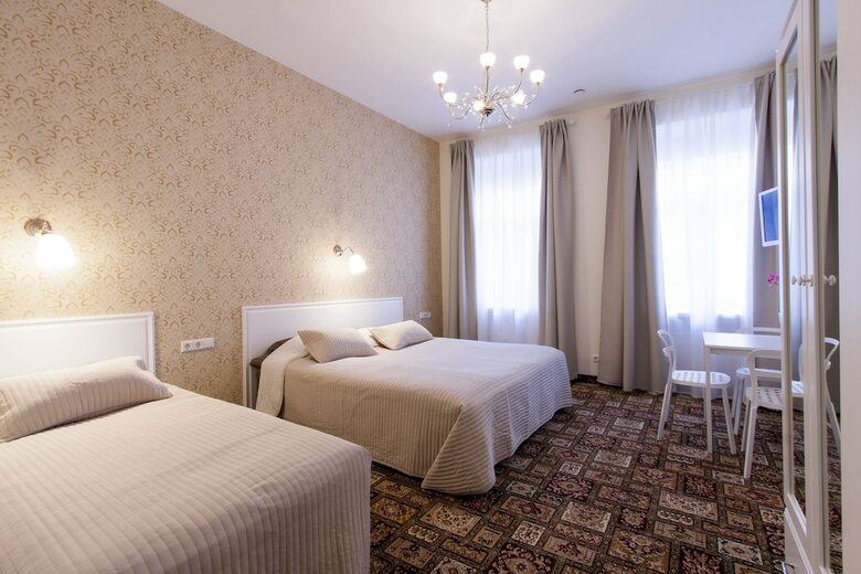 Hotel Real House